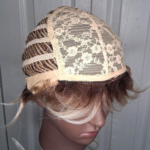 Wigyy Blonde Brown Ombre Wig Short Pixie Cut Synthetic Wig Bangs Daily Wear NEW - Picture 8 of 10